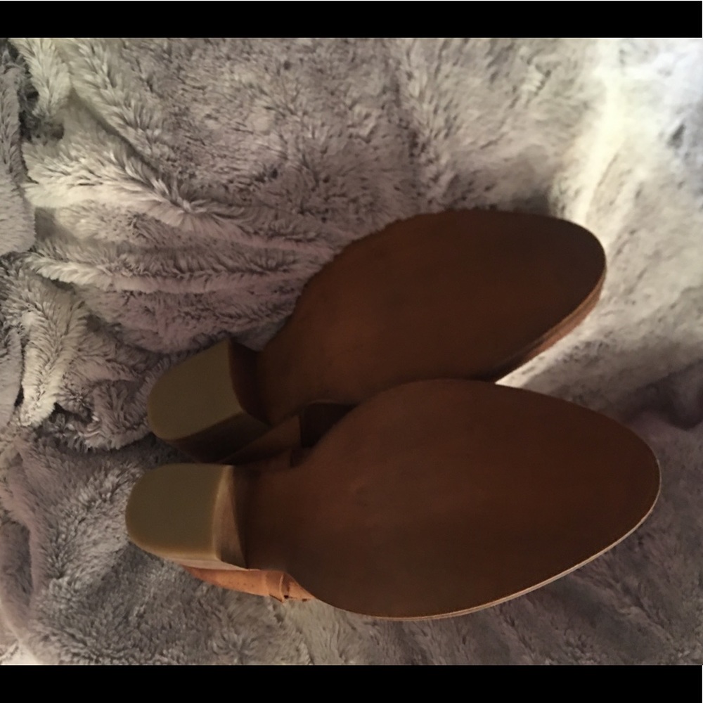 Short booties - Picture 3 of 3